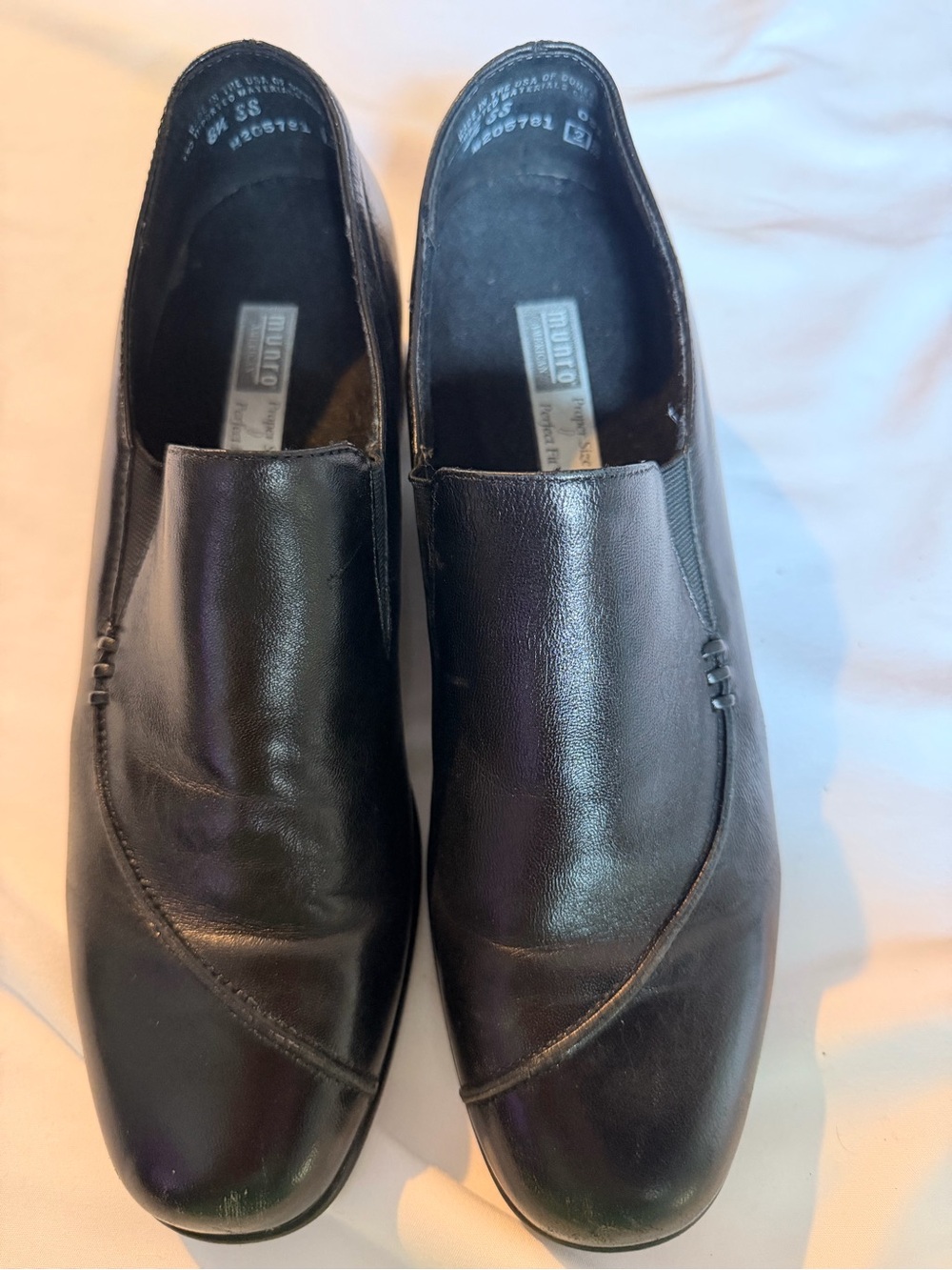 Munro Women’s Black Leather Slip-On Dress Shoes